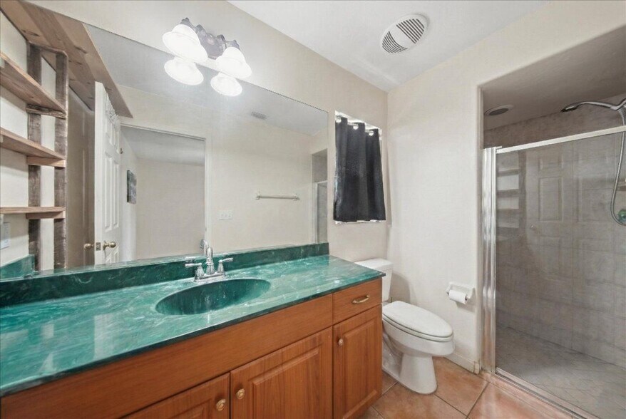 Building Photo - 3080 Linwood Ave