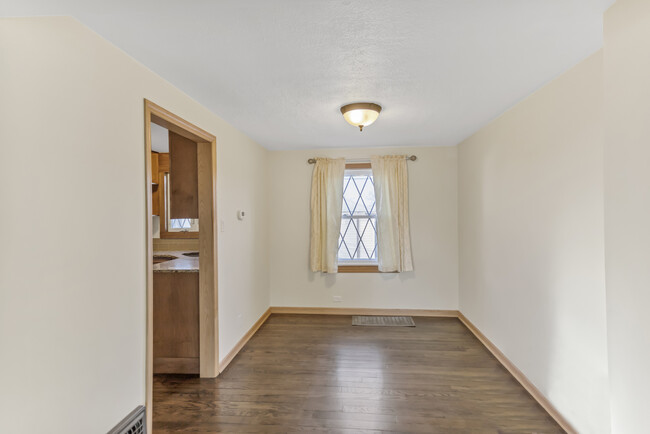 Building Photo - 5156 W 63rd Pl