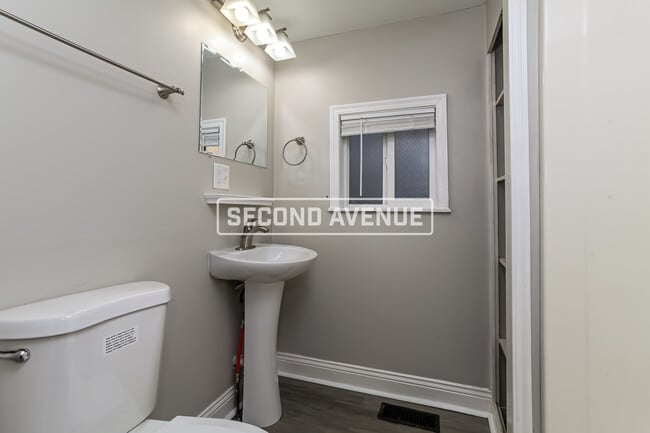 Building Photo - 671 Franklin St