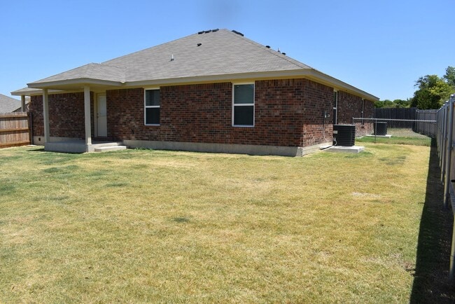 Building Photo - 201 Coby Dr