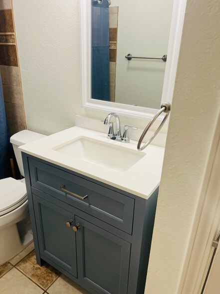 Building Photo - 293 Alaume St