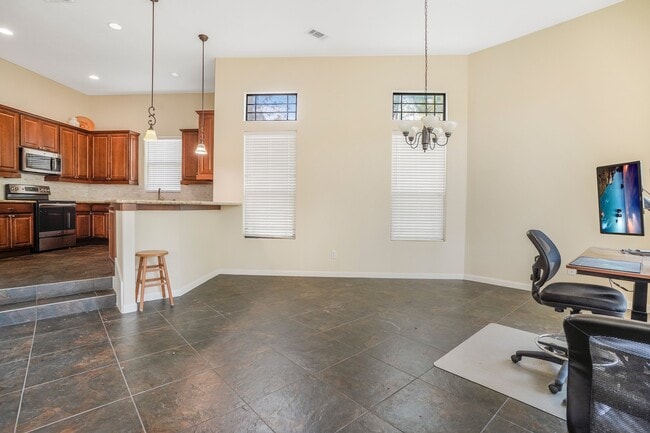 Building Photo - 22 Twinstone Cir