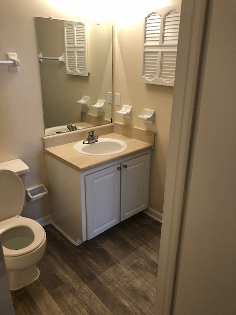 Guest Bathroom View 2 - Coachman Club Apartments