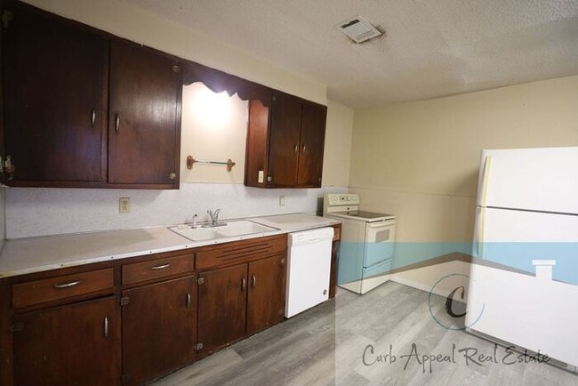 Building Photo - 1 bed / 1 bath apartment - $800
