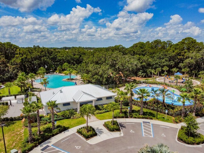 Building Photo - OUTSTANDING SUMMERWOODS -PARRISH 3 BEDROOM...
