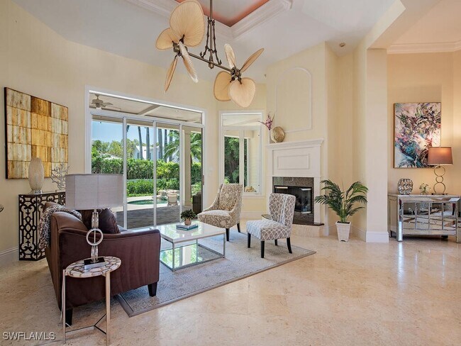 Building Photo - 194 4th Ave N