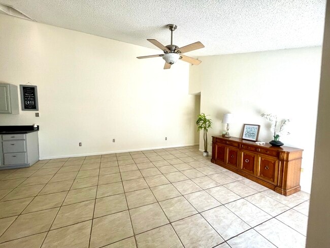 Building Photo - 5933 Golden Eagle Cir