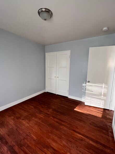 Building Photo - 5975 W 86th Pl