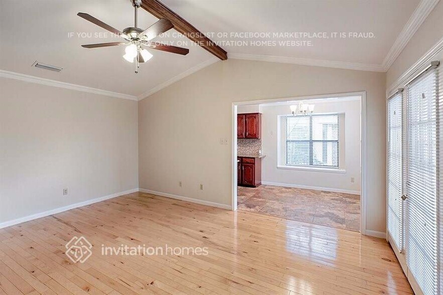 Building Photo - 1720 Brighton Dr