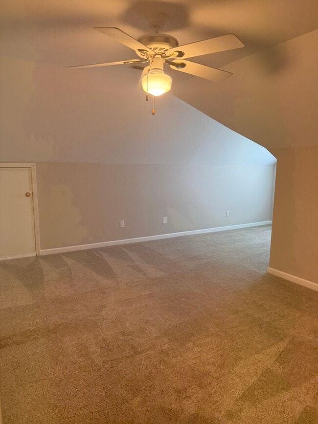 Building Photo - 4 bedroom home in Collegedale