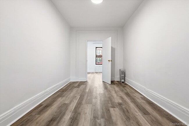 Building Photo - 422 Bleecker St