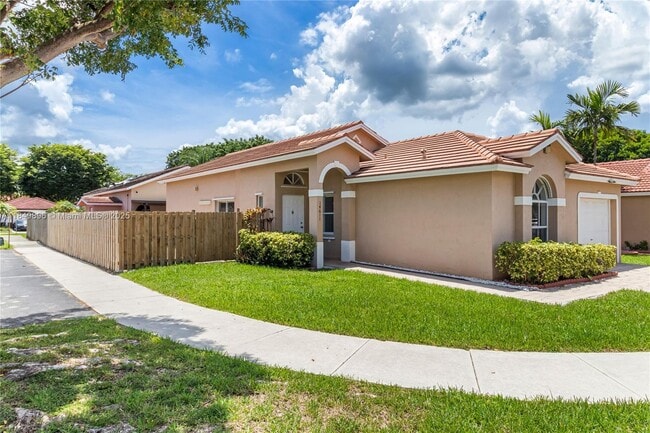 Building Photo - 14611 SW 156th Ave
