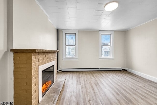 Building Photo - 318 S 7th St