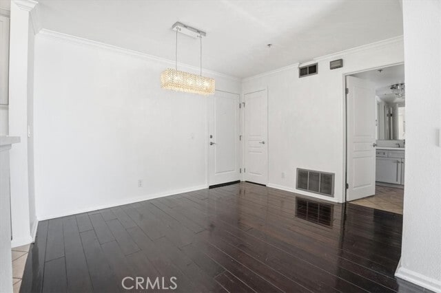 Building Photo - 7320 Hawthorn Ave