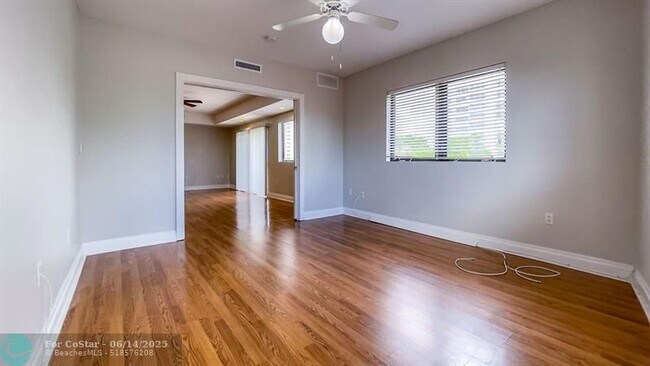 Building Photo - 4241 N Ocean Blvd