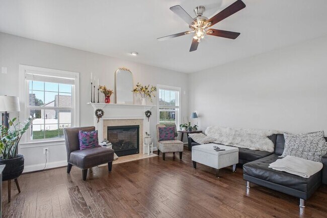 Building Photo - 9366 Alder Dr