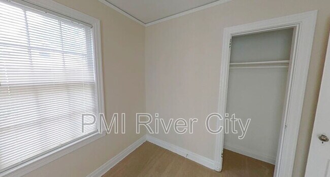 Building Photo - 8944 1st Ave