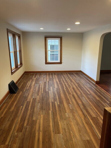 Building Photo - 325 2nd Ave