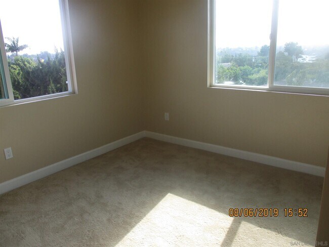 Building Photo - 5448 Mary Ln Dr