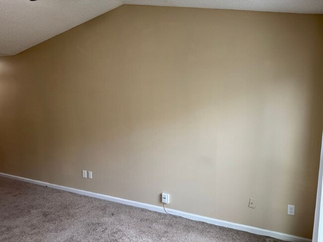 Building Photo - Home For Rent