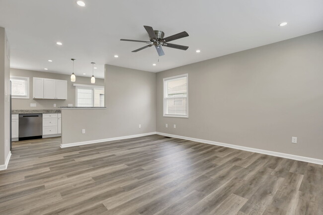 Building Photo - 2817 Woodgrove Dr