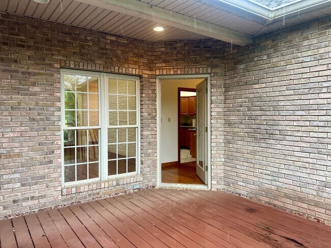 Building Photo - 1212 Ridgewood Ct