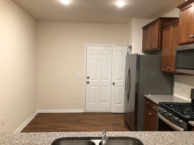 Building Photo - Excellent SW Durham Location Near Southpoint