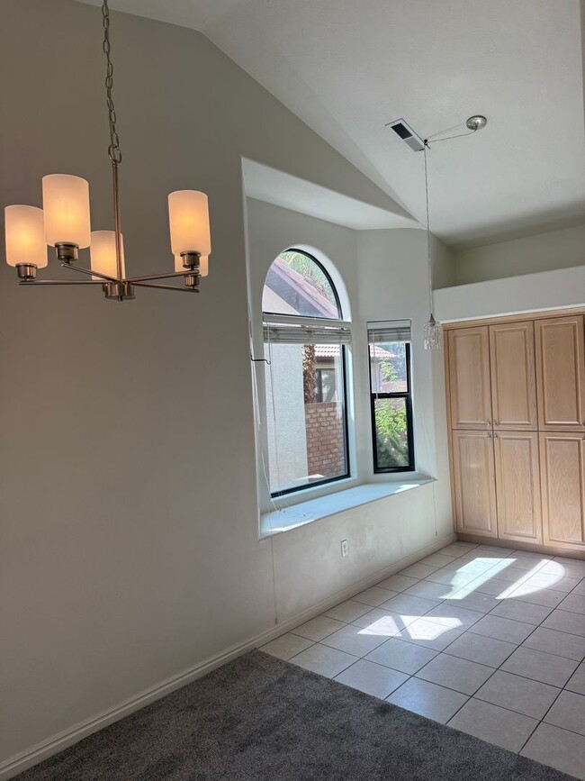 Building Photo - Single-Level Home with Community Pool, Gym, and More!