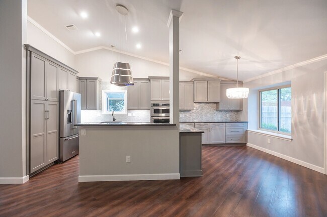 Building Photo - Beautiful Single Family Home in Northwood