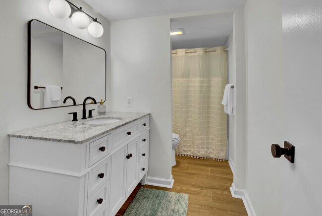 Building Photo - 12 Vista Square NW