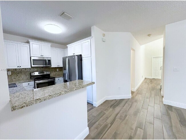 Building Photo - 202 Riverwalk Cir