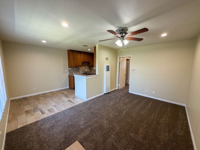 Building Photo - 2227 E Westport Dr