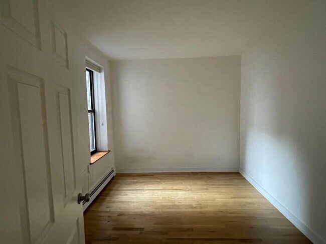 Building Photo - 2 bedroom in Brooklyn NY 11238