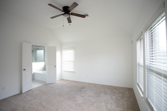 Building Photo - 10543 Shining Dawn Wy