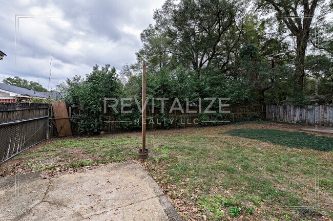 Building Photo - Desirable 3 Bed 1 Bath Ranch Style Home in Parkview Estates