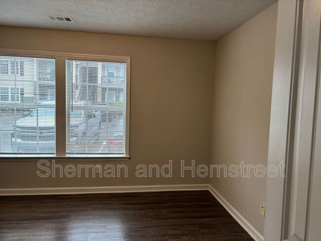 Building Photo - 3701 London Ct SW