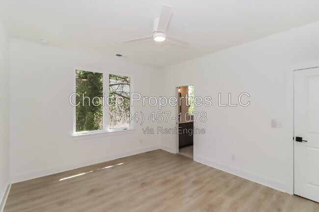 Building Photo - 422 Sylvania Ave