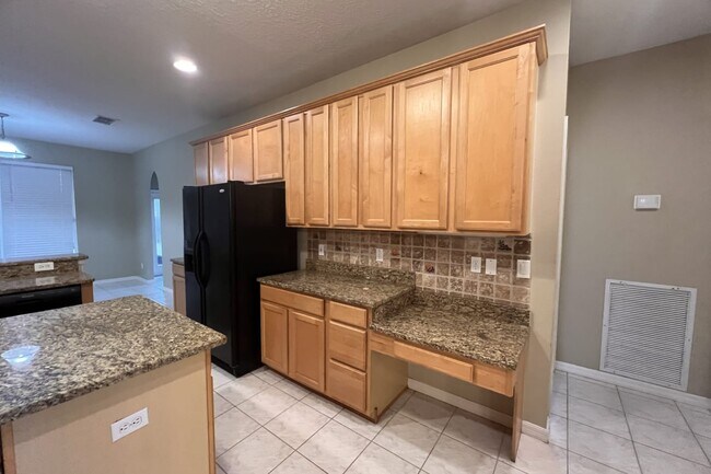 Building Photo - 950 Longwood Club Pl