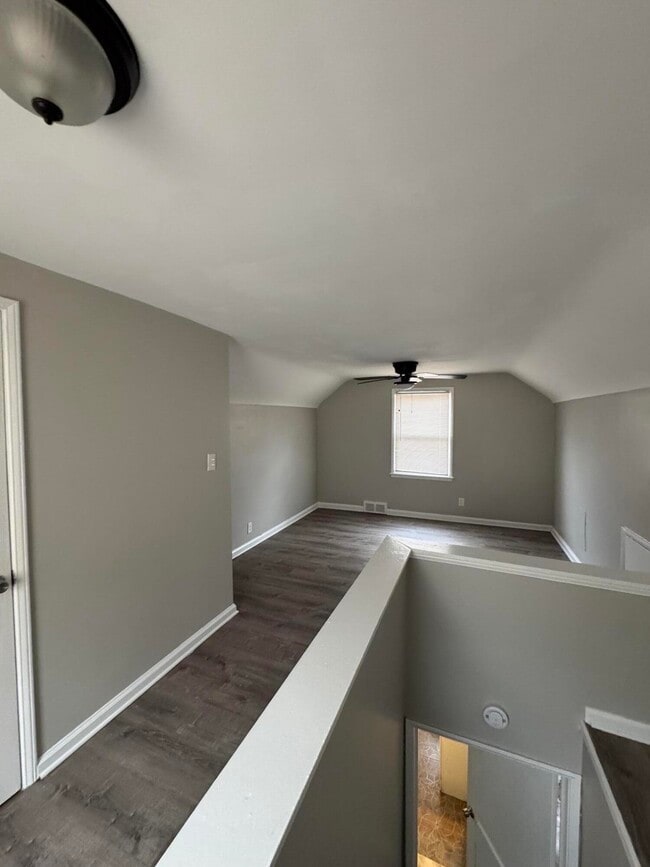 Building Photo - 8272 Roselawn St