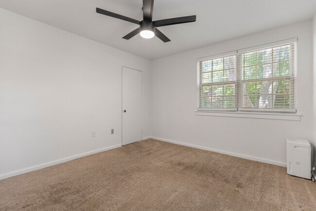 Building Photo - 53 Faris Cir