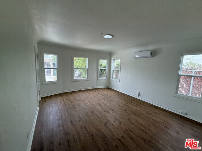 Building Photo - 211 S Arnaz Dr