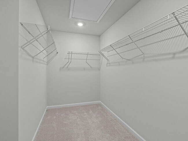 Building Photo - 3BR Like-New Townhome – GREAT PRICE - Community Pool/Playground