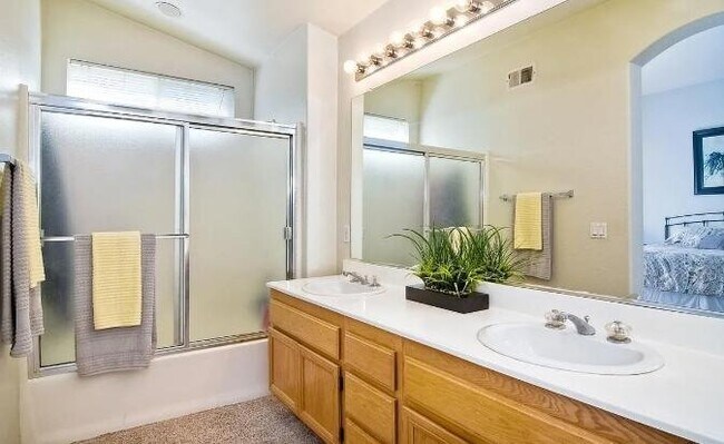 Building Photo - 11055 Kika Ct