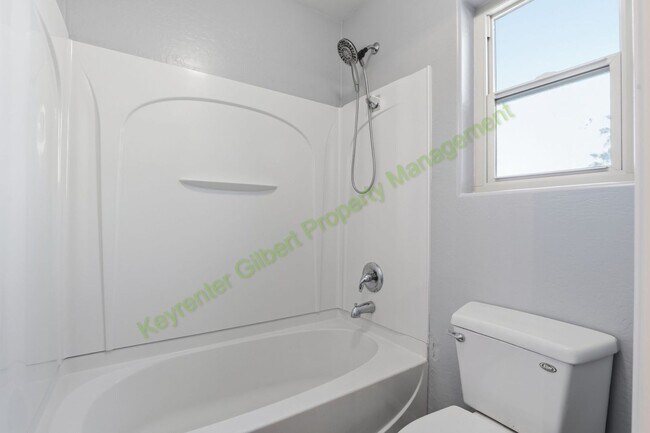 Building Photo - Corner Lot Gilbert Home with Modern Comforts in a Prime Location