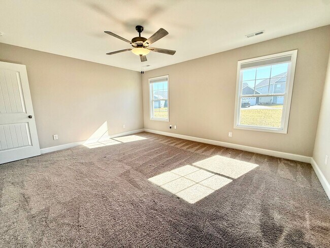 Building Photo - 100 Songberry St