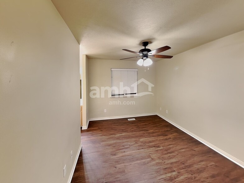 Building Photo - 105 W 1200 S