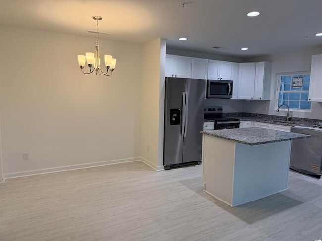 Building Photo - 179 Charter Dr