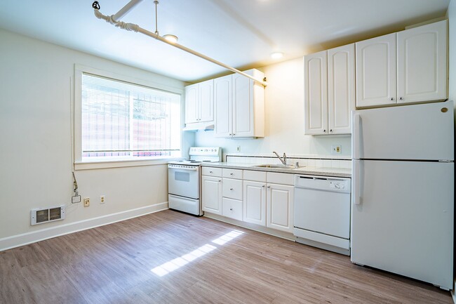Interior Photo - Roundcliffe Apartments
