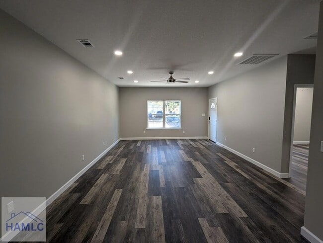 Building Photo - 275 Myrtle Ave