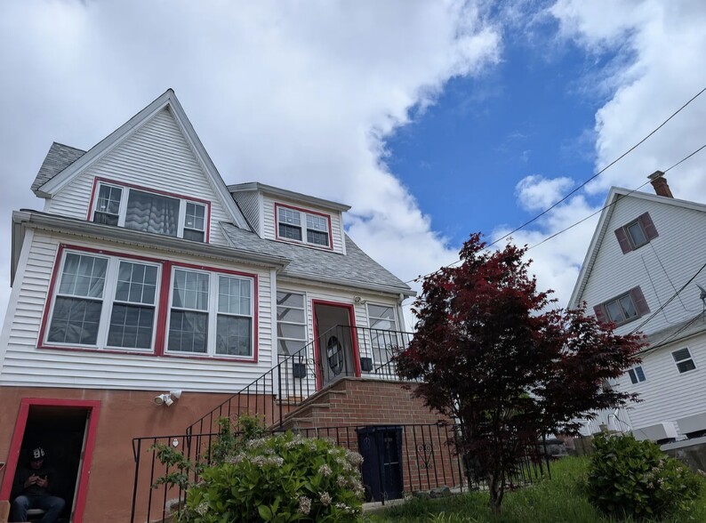 Front of house - 9 Derne St